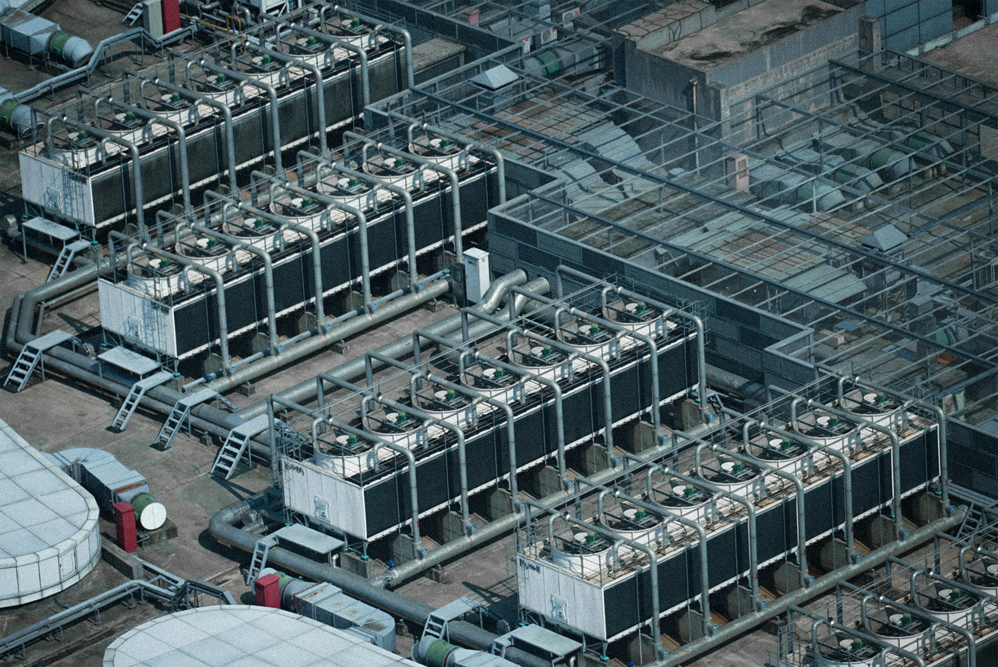 Veduta aerea di impianto industriale